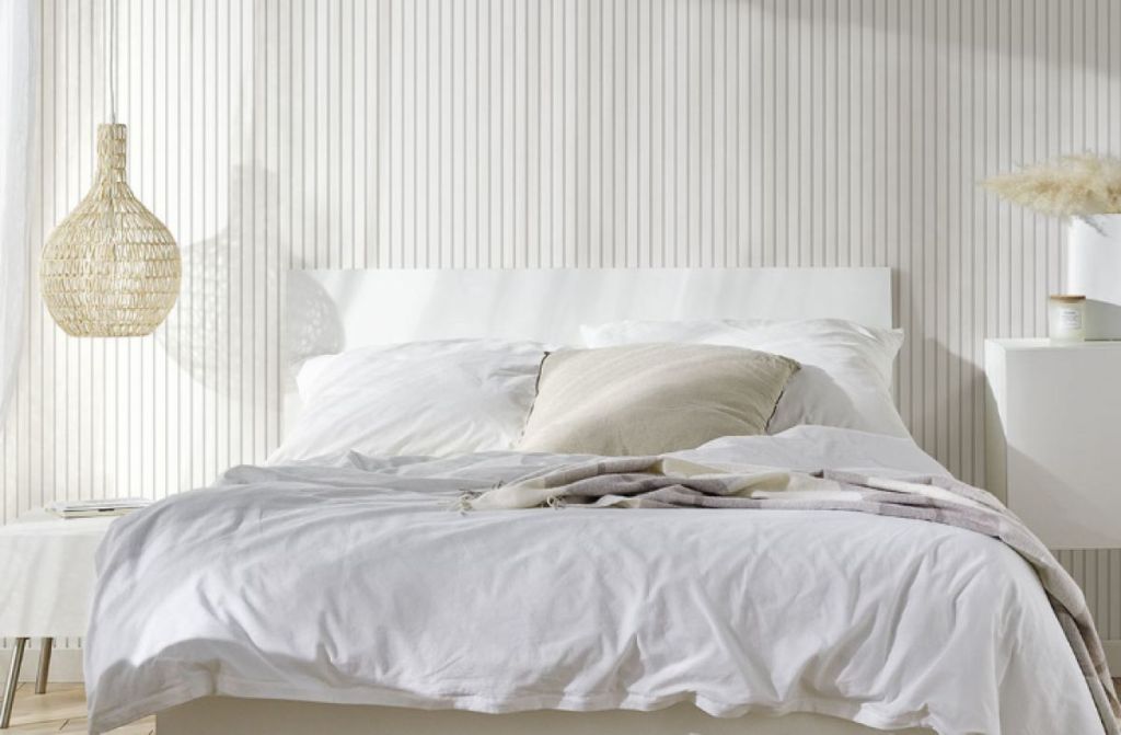 Panou riflat VOX 3D premium Linerio M-Line din polimer – Alb 12,2×1,2×265cm (riflaj)